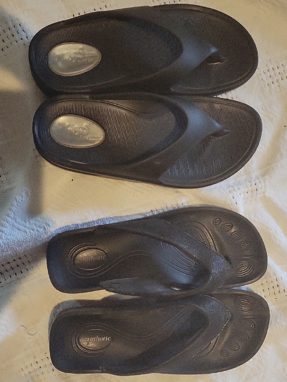 2 Pr Black Women's Aerothotic & My Pillow Flip-Flop Sandals - Comfort Footbed